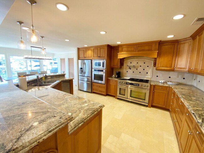 Building Photo - Vacation Home on the Channel Available July 15-Aug 15