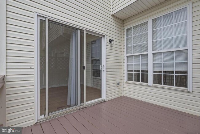 Building Photo - 1904 Fieldstone Way