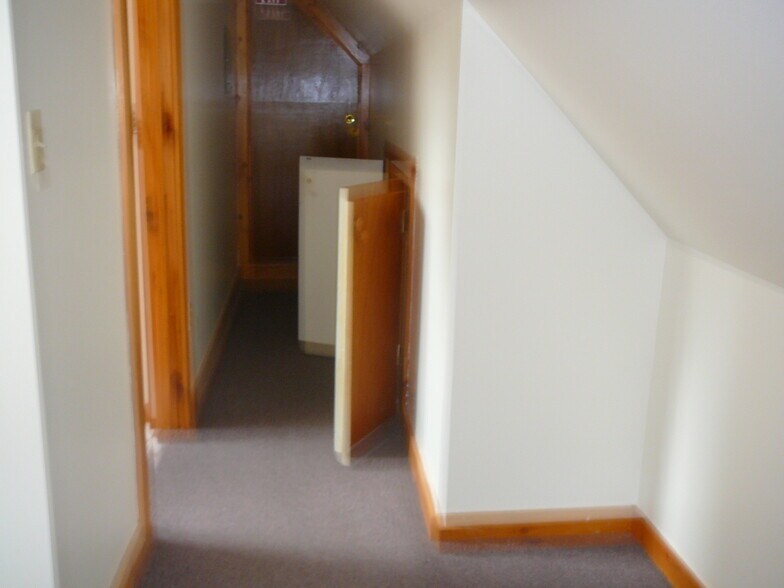 Upstairs- Hallway/storage - 62 Doyle Ln