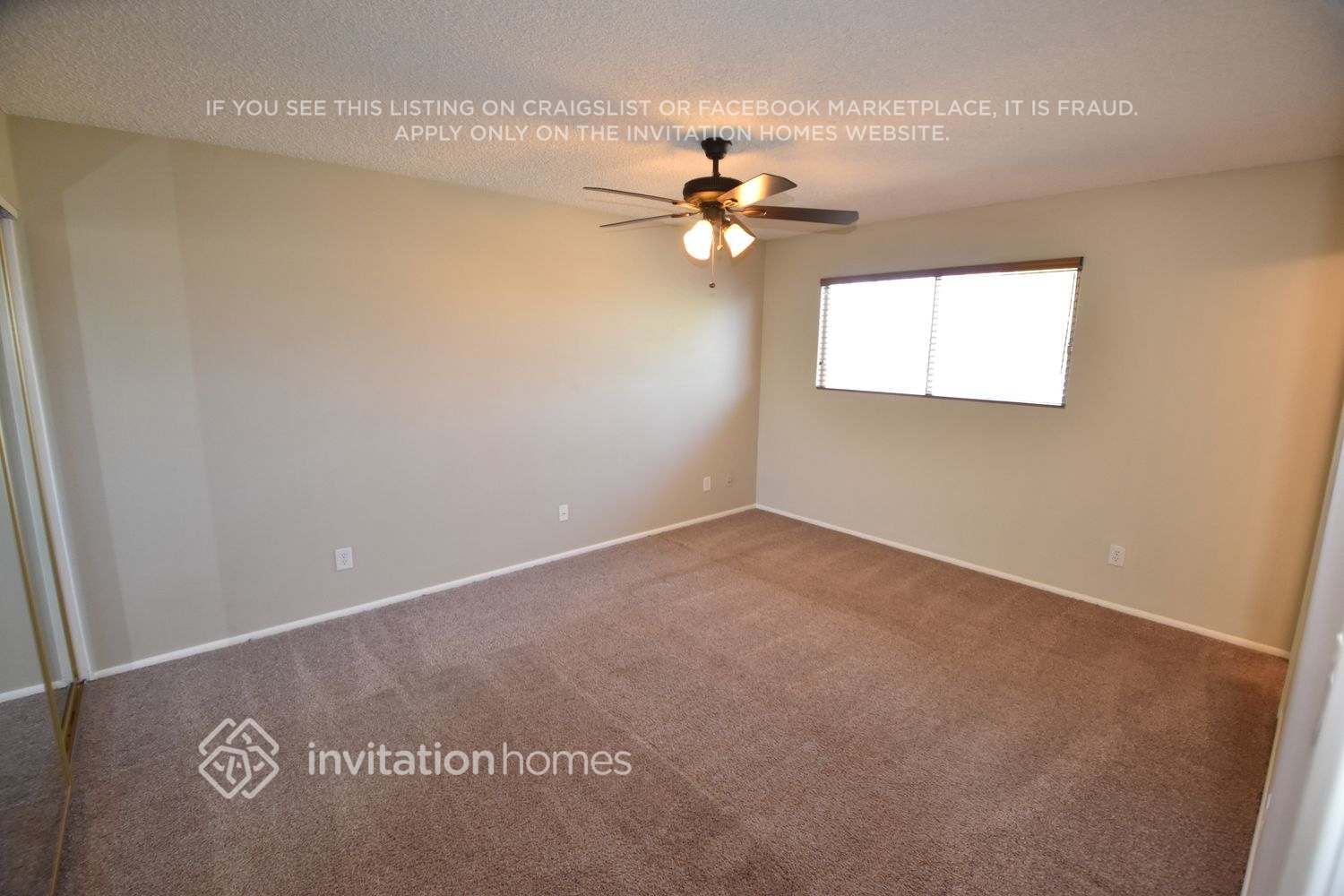 Building Photo - 4640 W Paradise Dr