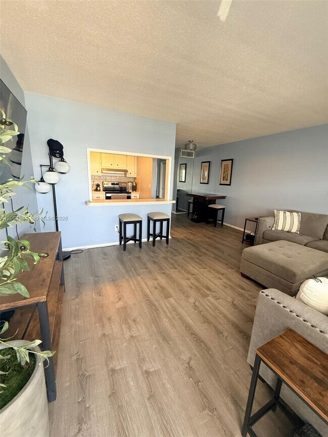 Building Photo - 5201 NE 24th Terrace