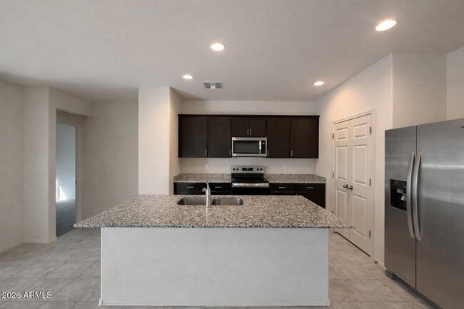 Building Photo - 5032 S 251st Dr