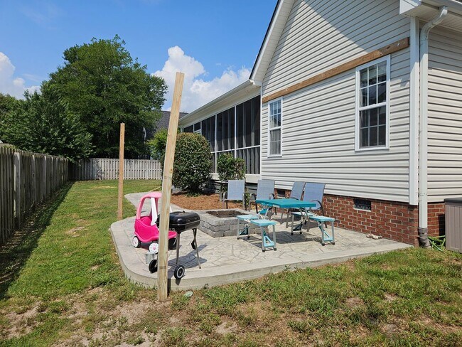 Building Photo - 142 Shellbank Dr