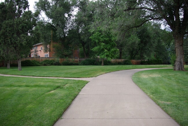 Building Photo - 520 W Buena Ventura St