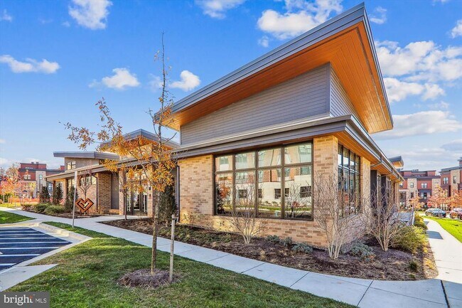 Building Photo - 3234 Royal Fern Pl
