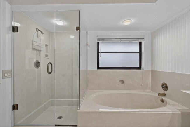 Building Photo - 17001 Freshwind Cir