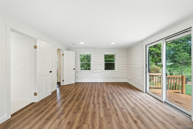 Building Photo - 383 N Salem Rd