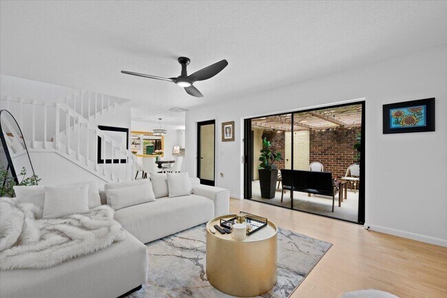 Building Photo - 406 4th Terrace