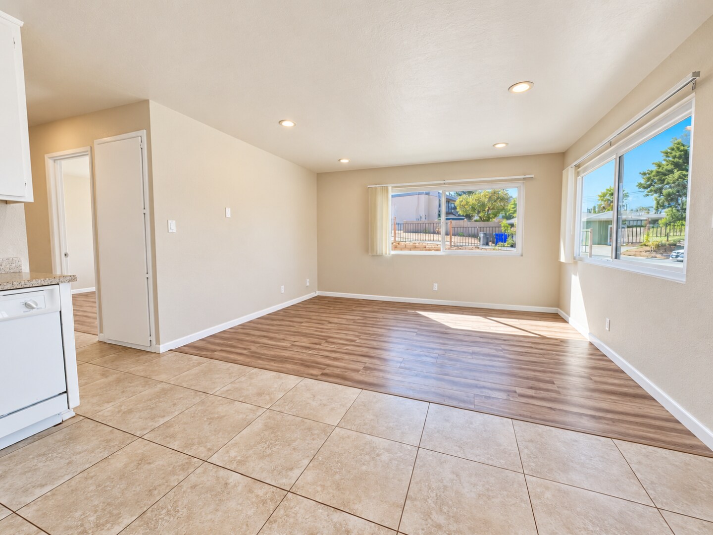 Building Photo - 9906 Buena Vista Dr
