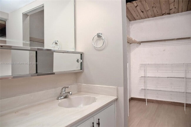 Building Photo - 19216 NE 25th Ave