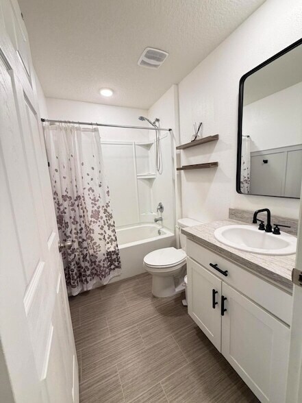 Building Photo - 4249 SW Whitebread Rd