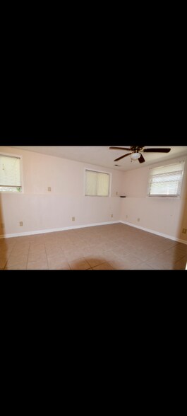 Building Photo - 404 Belmellen Ct