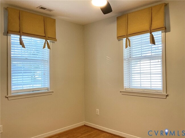 Building Photo - 36 Riverview Dr