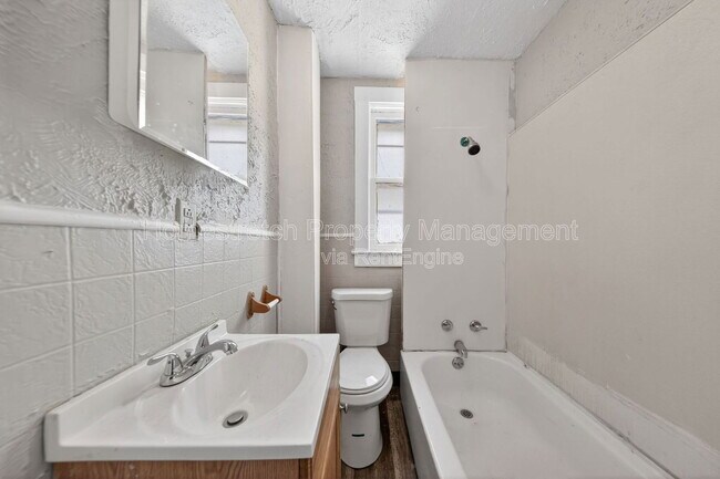 Building Photo - 5635 Hodiamont Ave