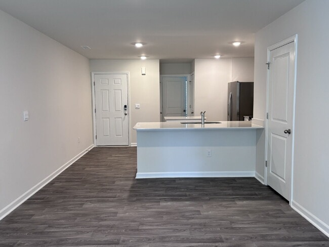 Building Photo - 8550 Beckett Chase Wy