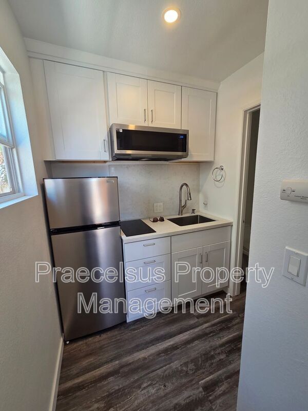 Building Photo - 1078-A Fuchsia Lane