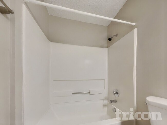 Building Photo - 69 Gray Ghost St