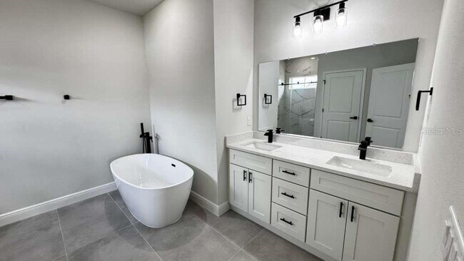 Building Photo - 3832 SW 157th Place Rd