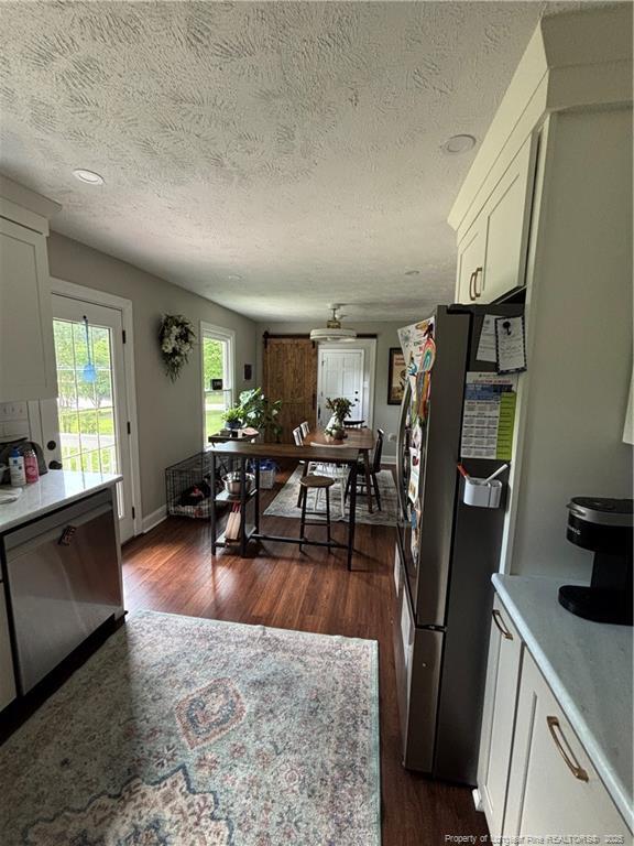 Building Photo - 6092 Iverleigh Cir