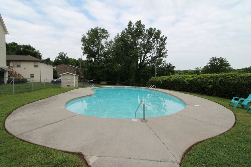 Building Photo - 2718 Painter Ave SW