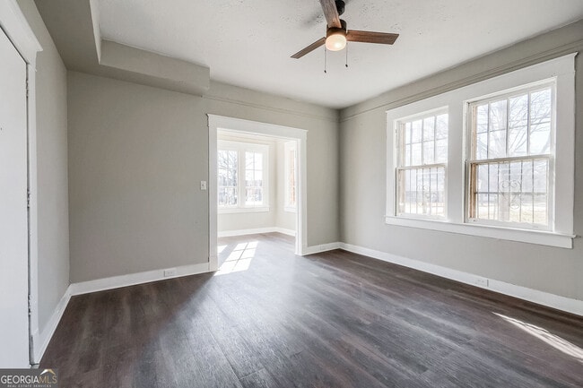 Building Photo - 1445 Lucile Ave SW