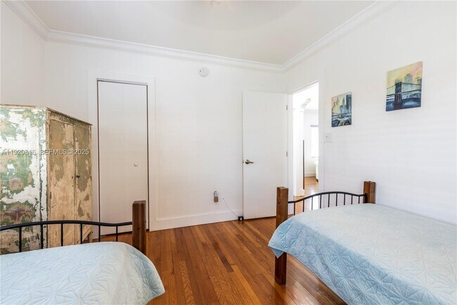 Building Photo - 753 NE 81st St