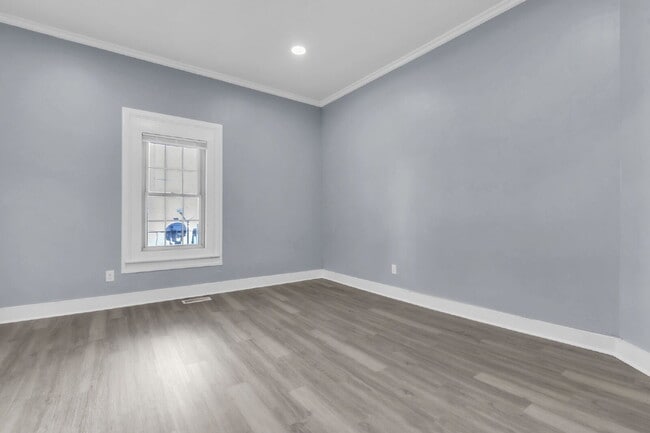 Building Photo - Cozy 2BR, 1BA Home with Spacious Yard in Downtown Anderson! ($1900/mo rent***)