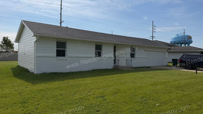 Building Photo - Newly updated 3 bedroom house