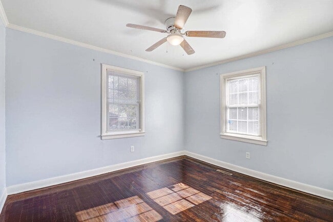 Building Photo - **RENOVATED** 2 BR 1 BA HOME IN GOLDSBORO- close to SJAFB!