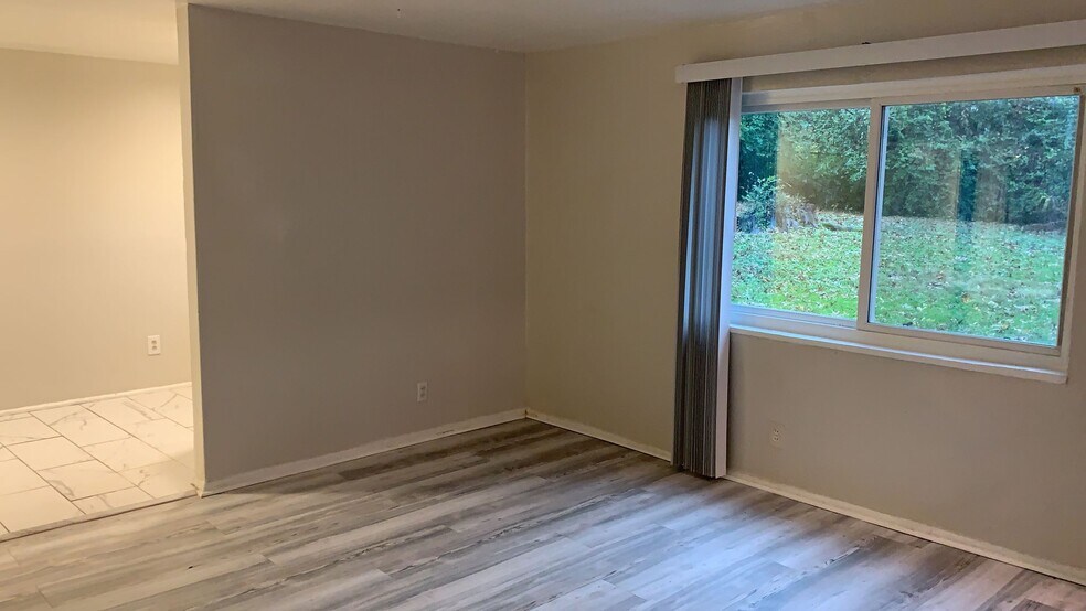 Building Photo - 2535 Lysle Ln