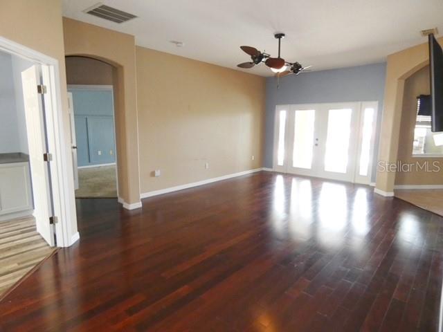 Building Photo - 2630 Lookout Ln