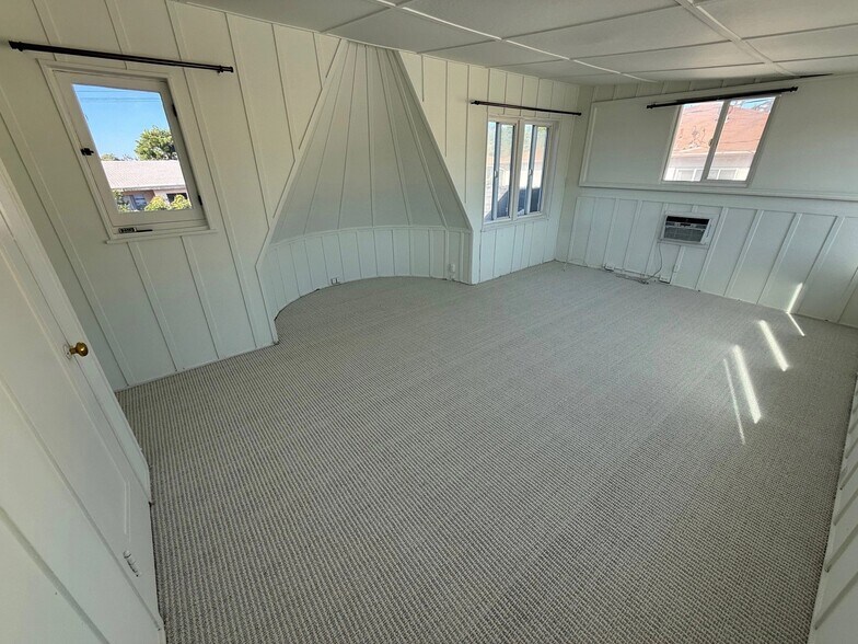 Building Photo - 1154 N Curson Ave