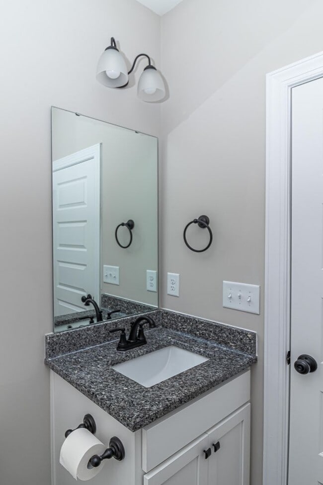 Building Photo - 3 Bed/2 Bath Home - New Construction in Sm...