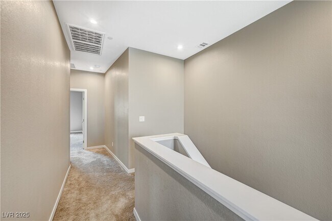 Building Photo - 9864 Kings Glen St