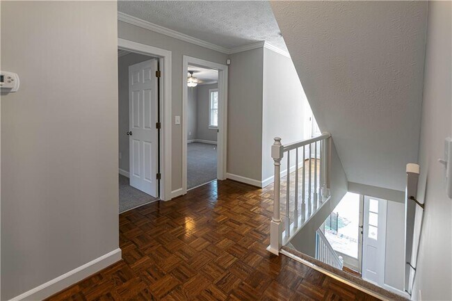 Building Photo - 3165 Henderson Walk