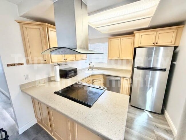 Building Photo - Beautiful 2 Bd/2 Ba 932 sf Condo in Oceanside available April 28th for Lease!