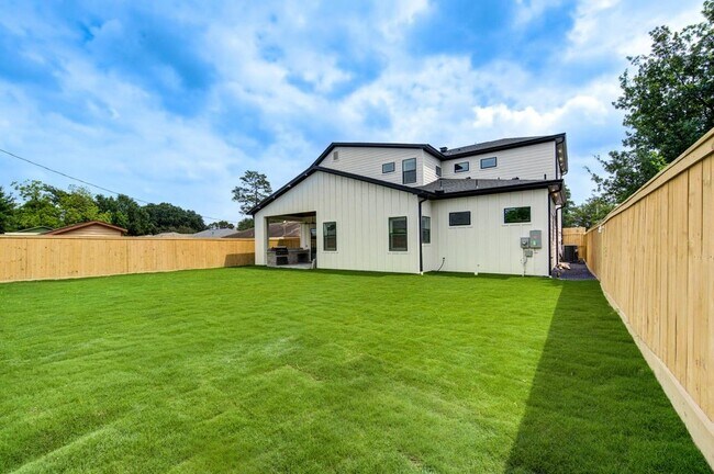 Building Photo - 1726 Wilde Rock Way