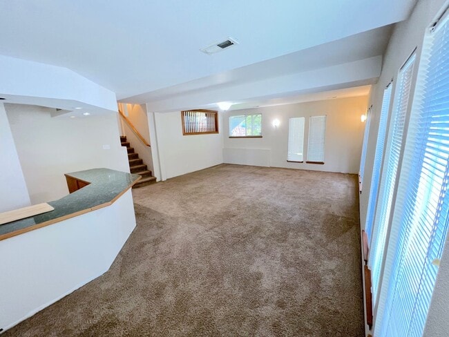 Building Photo - Spacious Upgraded Bothell/North Kirkland Home!