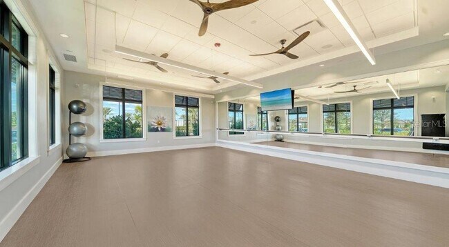 Building Photo - **AVAILABLE FOR THIS UPCOMING SEASON!! 4 M...