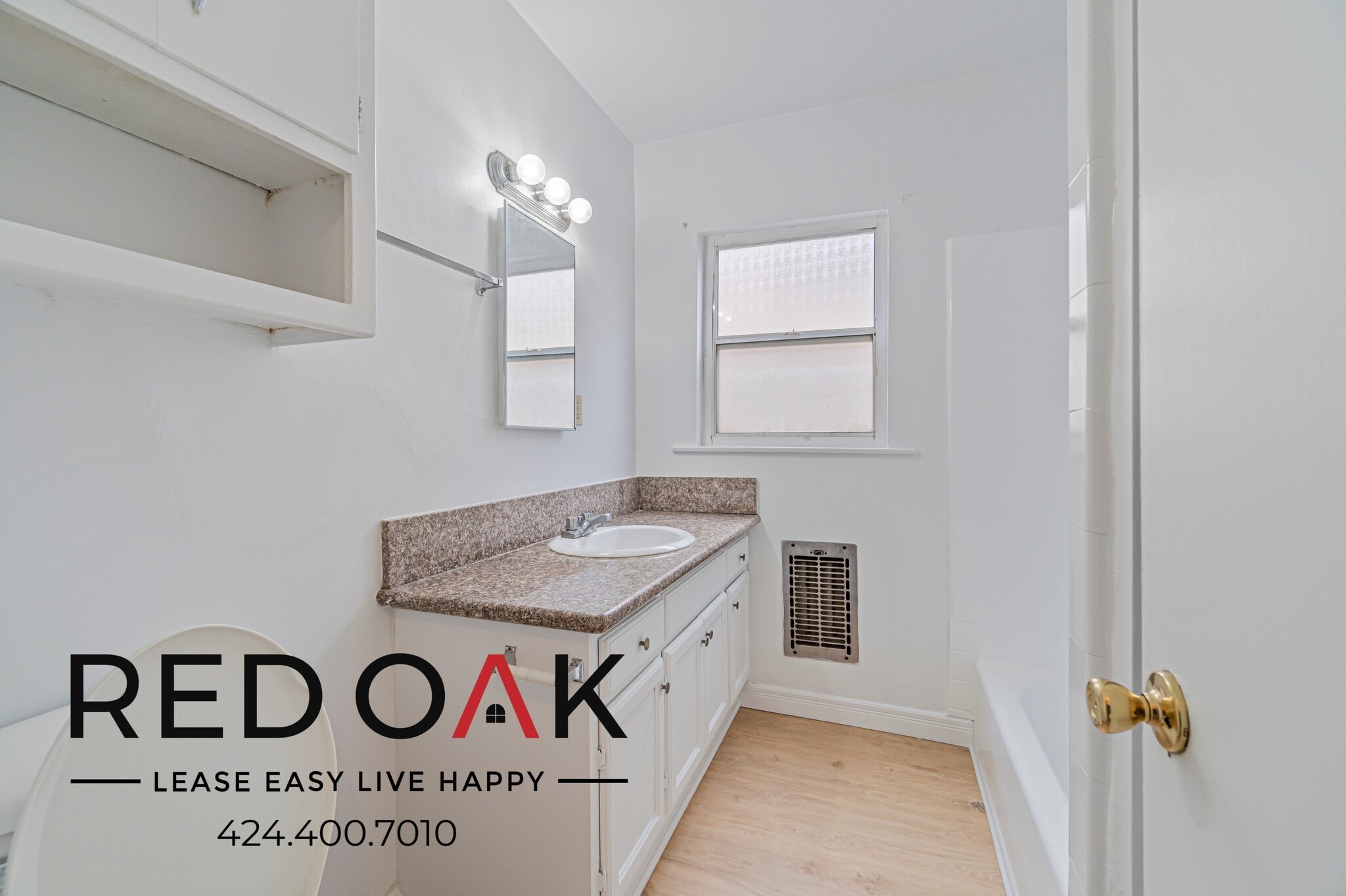 Building Photo - 3925 Roxanne Ave