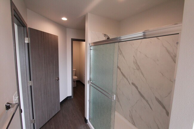 Building Photo - Move in Special!! One-month free with qualified applicants!! Modern design 3-bed, 2.5-bath duplex!