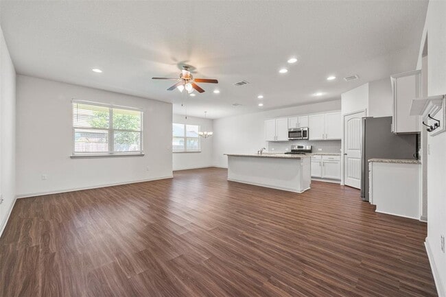 Building Photo - 18500 Calasetta Dr