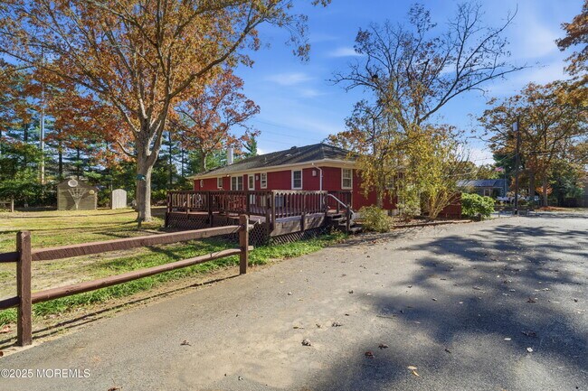 Building Photo - 218 Holly Ave