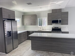 Building Photo - 955 Brossard Dr