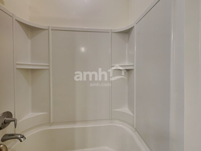 Building Photo - 199 Columns Rd