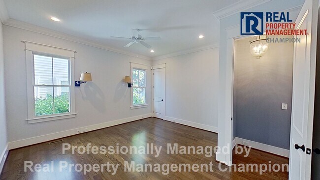 Building Photo - Exquisite Executive Home in Autumn Hall