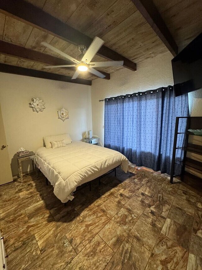 Building Photo - 4030 E Camino de la Bajada