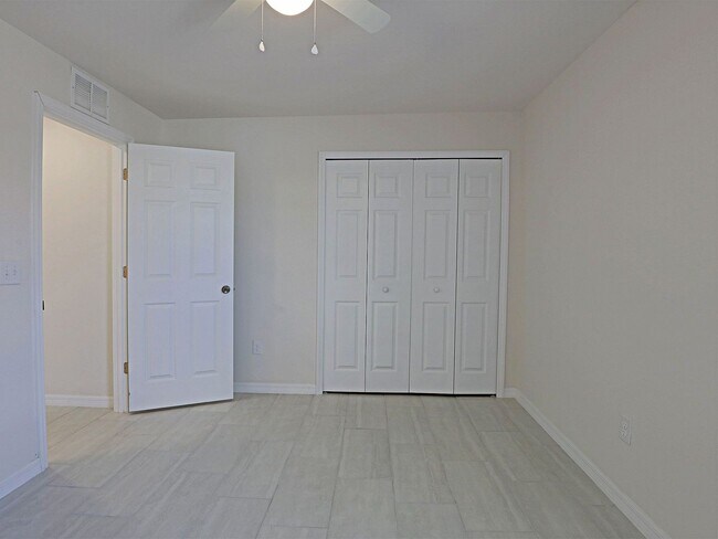 Building Photo - Cape Coral 828