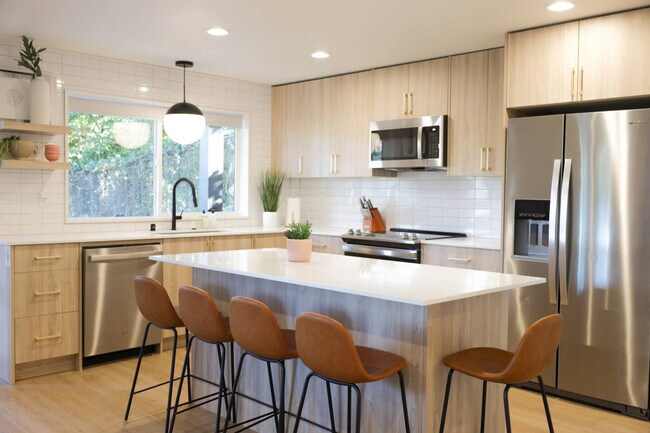 Building Photo - 3921 I St