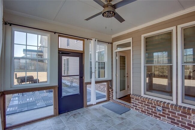 Building Photo - 5015 Montes Ln